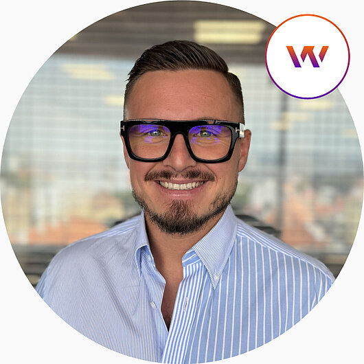 Sprechen Sie mit einem Experten für Website-Intelligenz, der Ihnen dabei helfen kann, das für Sie passende Unternehmenspaket zu schnüren. Kundenspezifischer Plan für Unternehmen - engagierter Kundenbetreuer