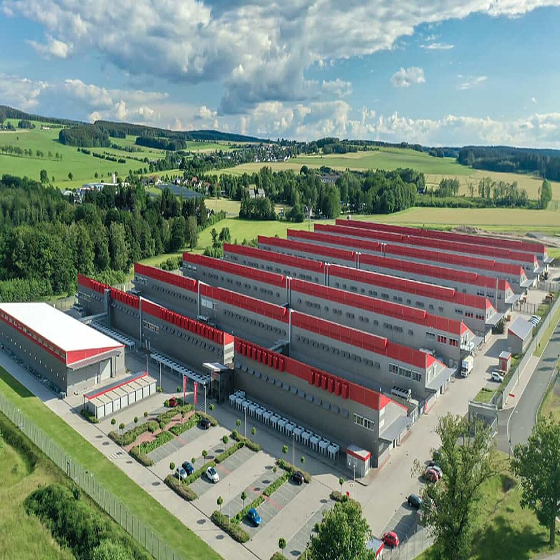 Hetzners Datenfarmen sind GDPR-konform und werden mit Ökostrom betrieben ESG-Bewertung - grün betriebene Analysedatenserver